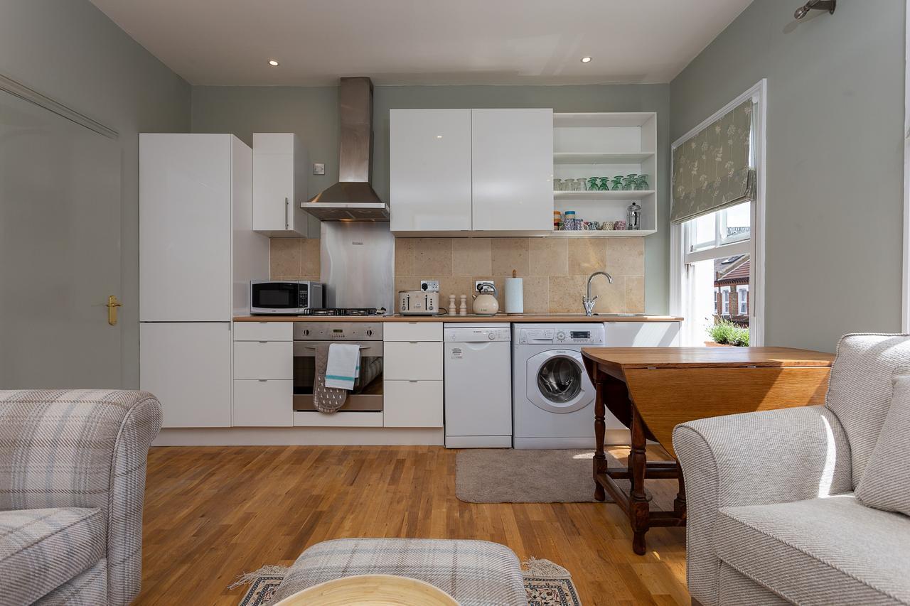 لندن Quaint 2 Bedroom Flat - 9 Minutes Walk To Vauxhall Tube المظهر الخارجي الصورة