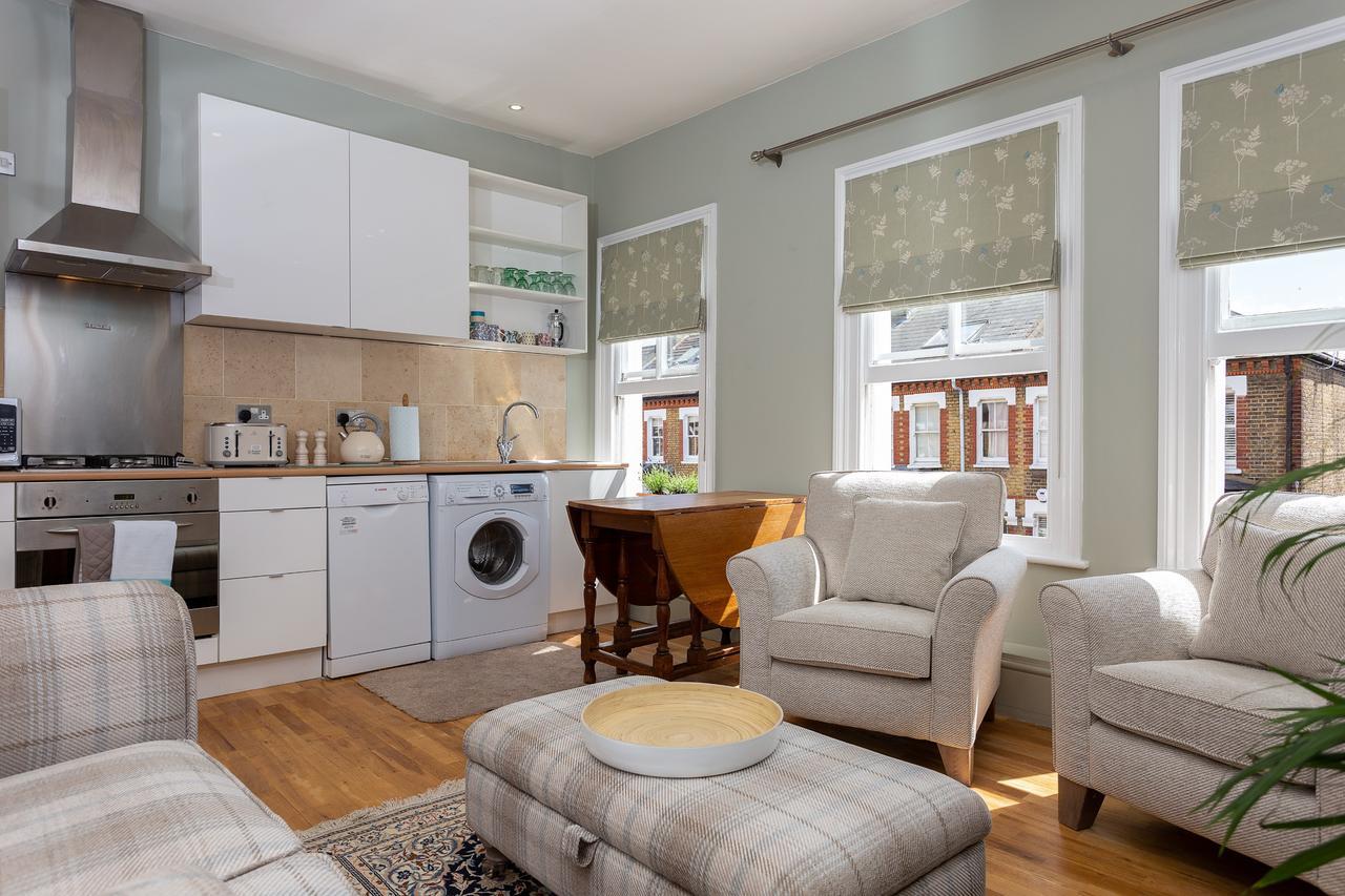 لندن Quaint 2 Bedroom Flat - 9 Minutes Walk To Vauxhall Tube المظهر الخارجي الصورة